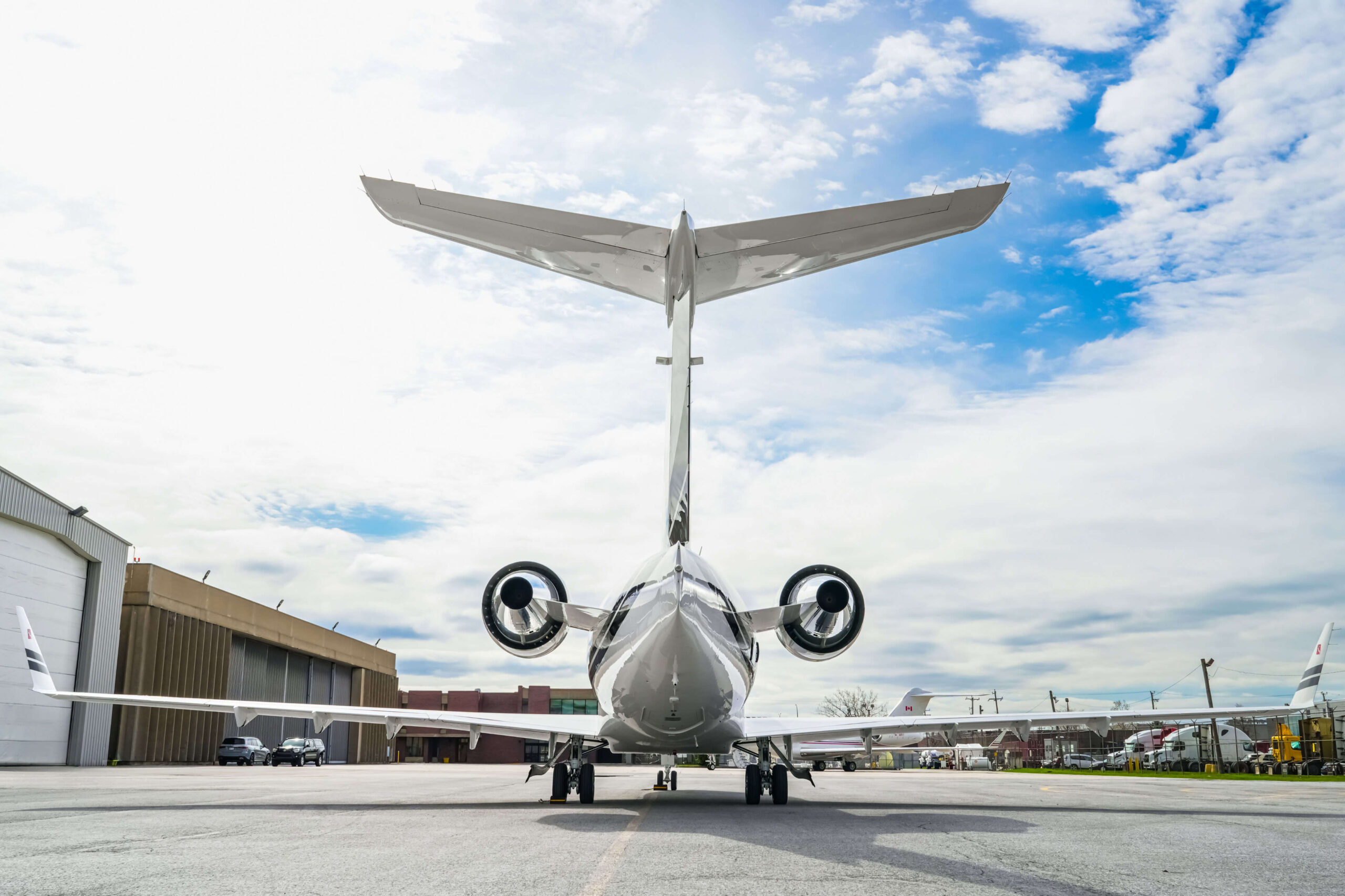 Bombardier Challenger 604 Back Tail