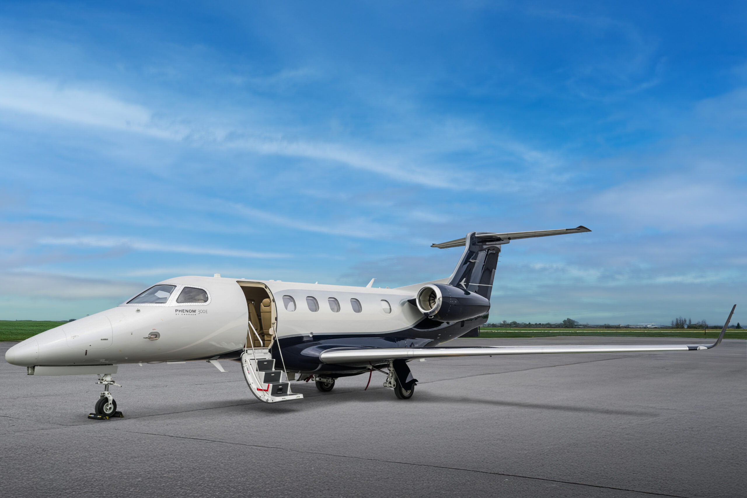 Phenom-300-Exterior-