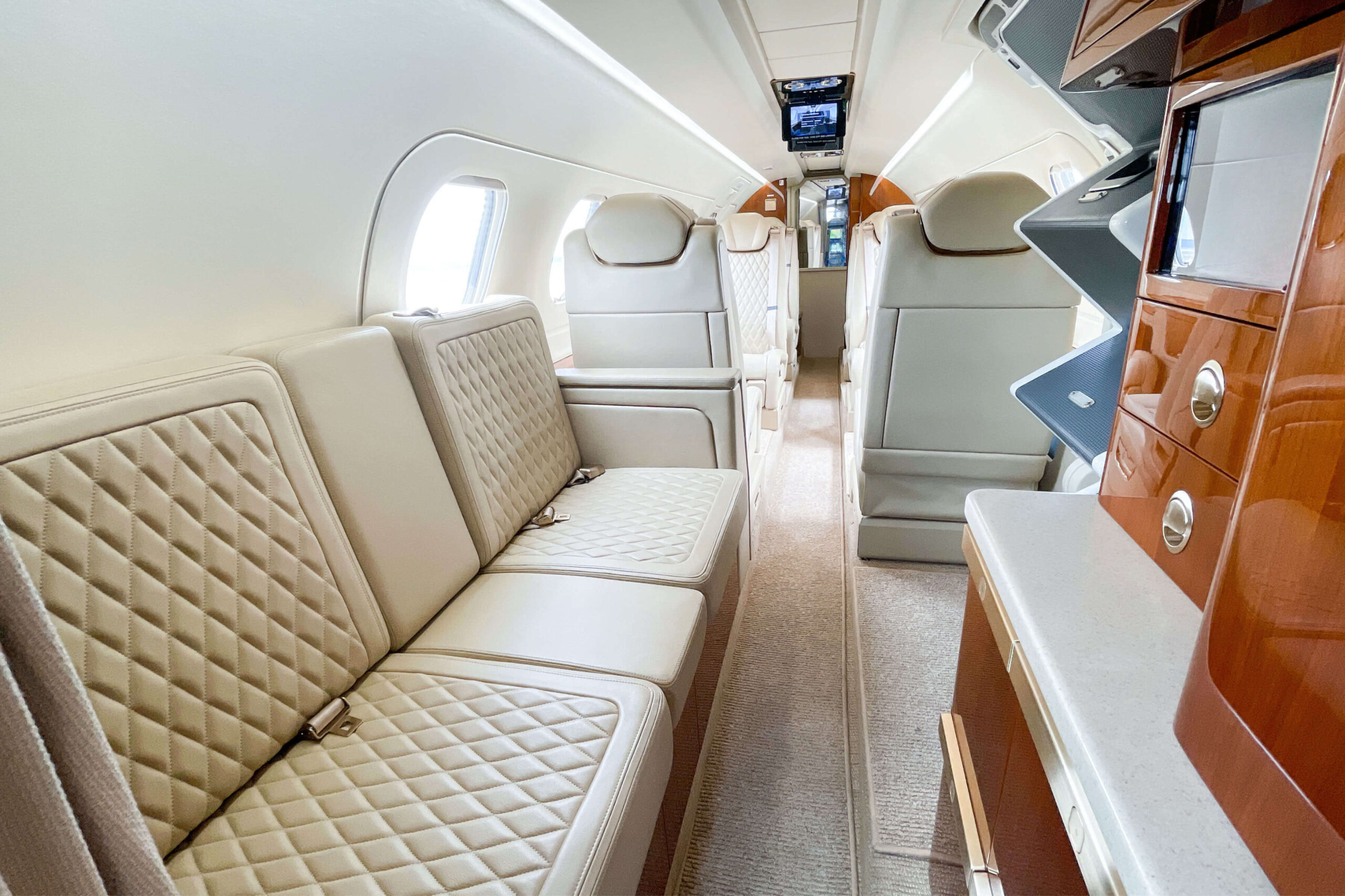 Phenom 300 Interior