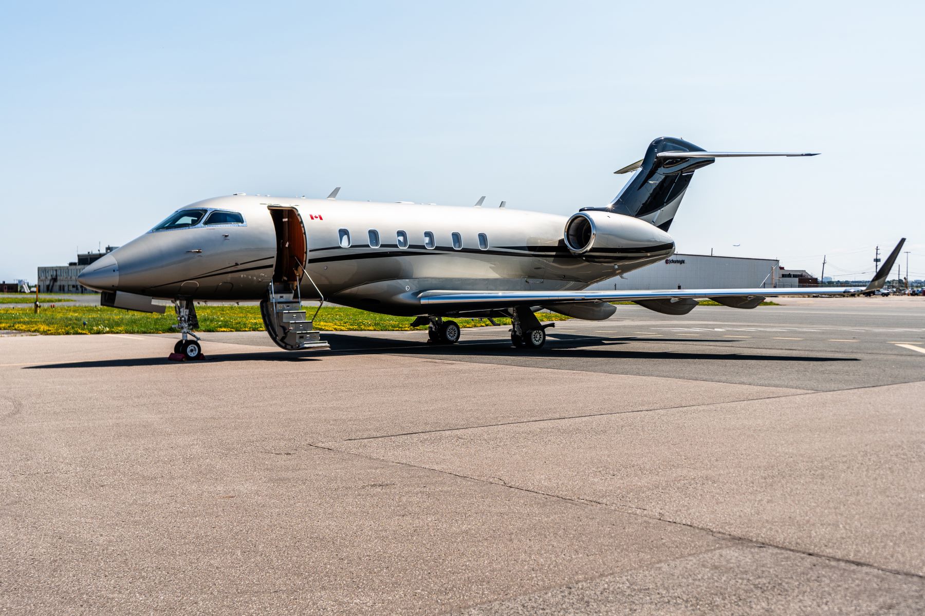 Challenger 300 Charter Exterior 1