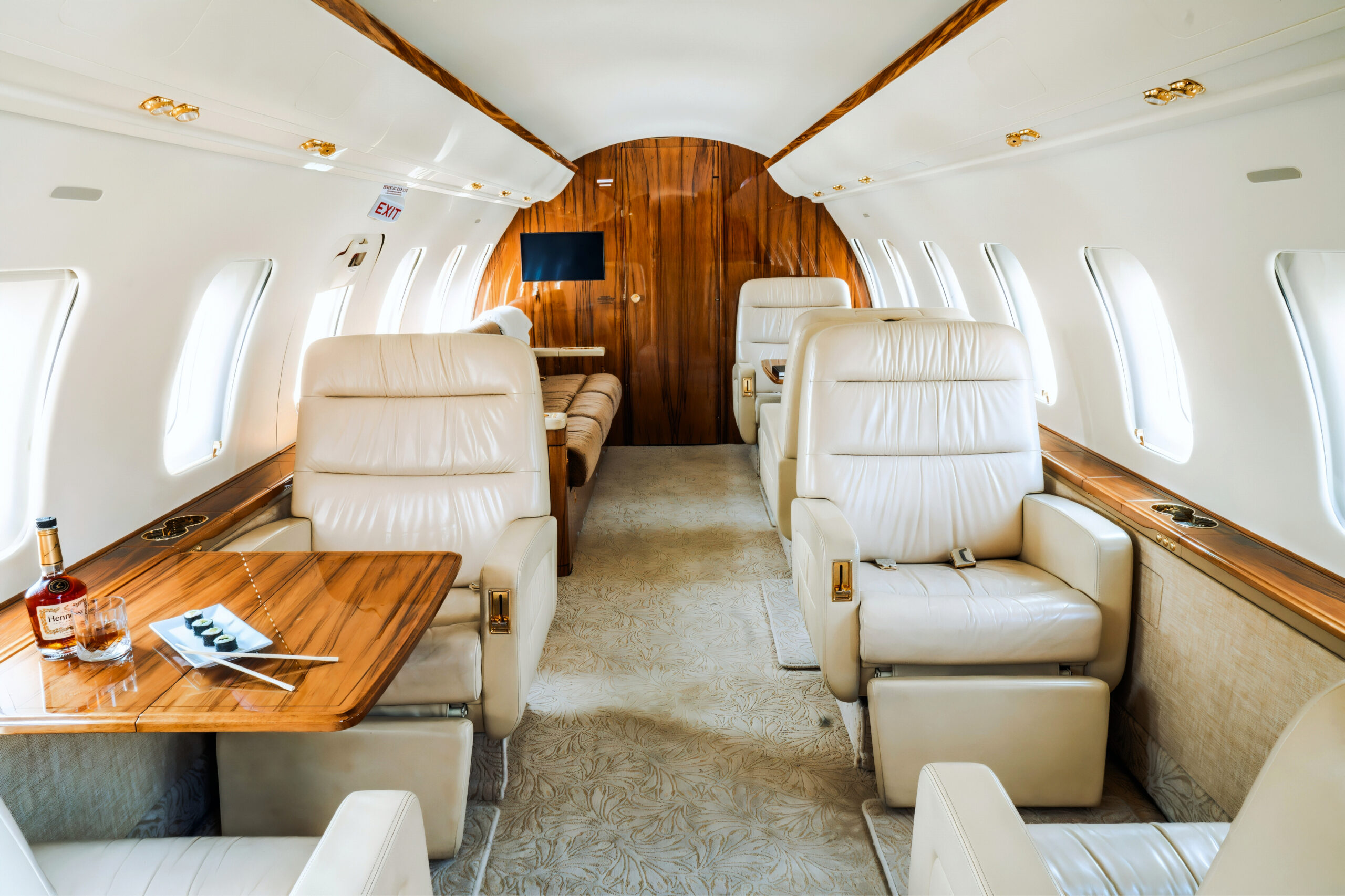 Challenger 605 Interior Cabin