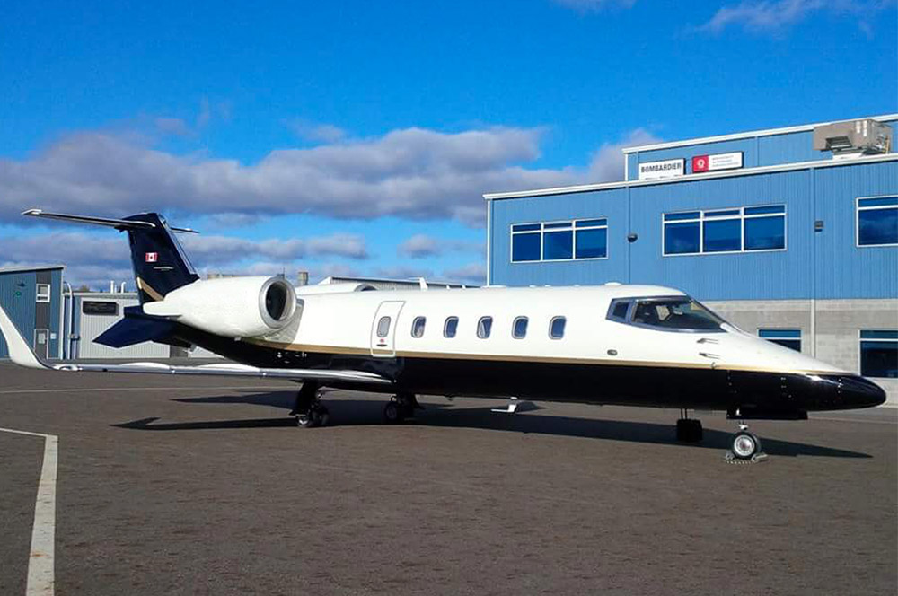 Learjet 60 exterior