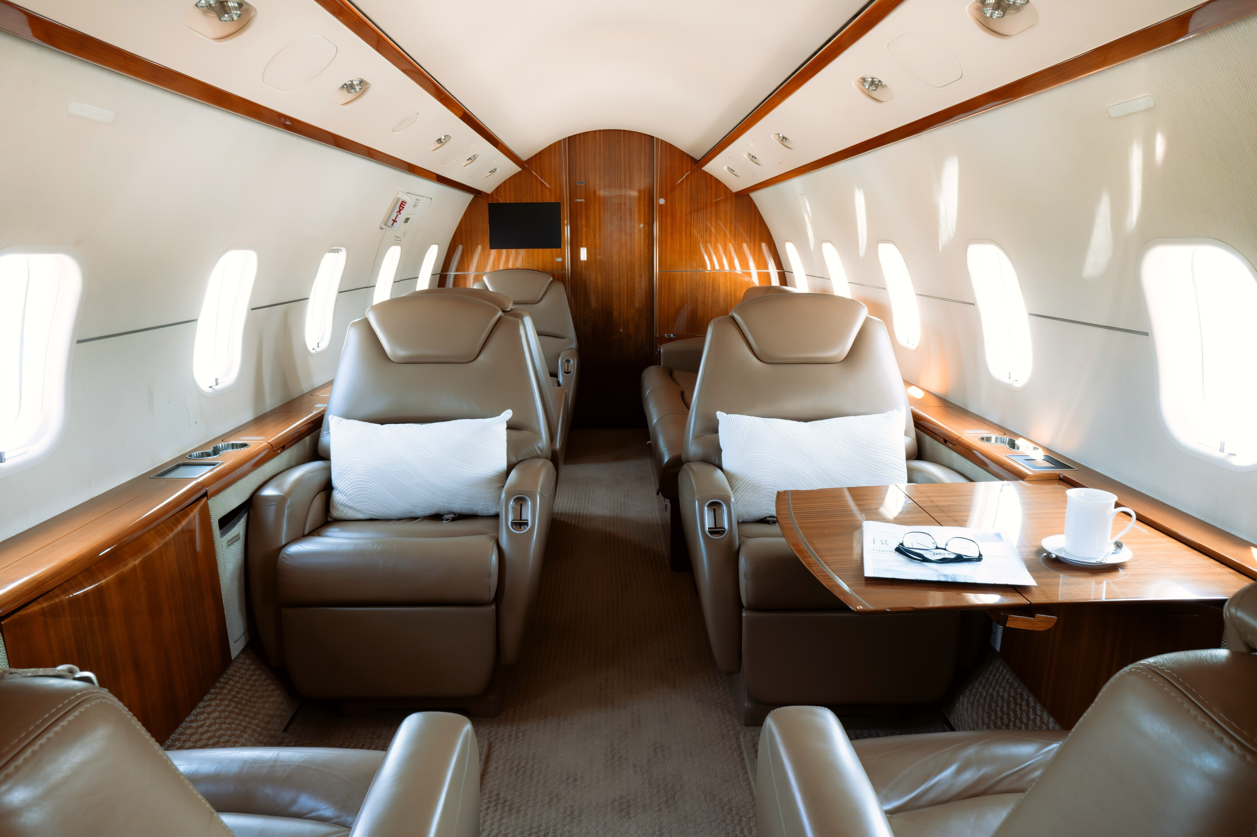 Charter Challenger 300