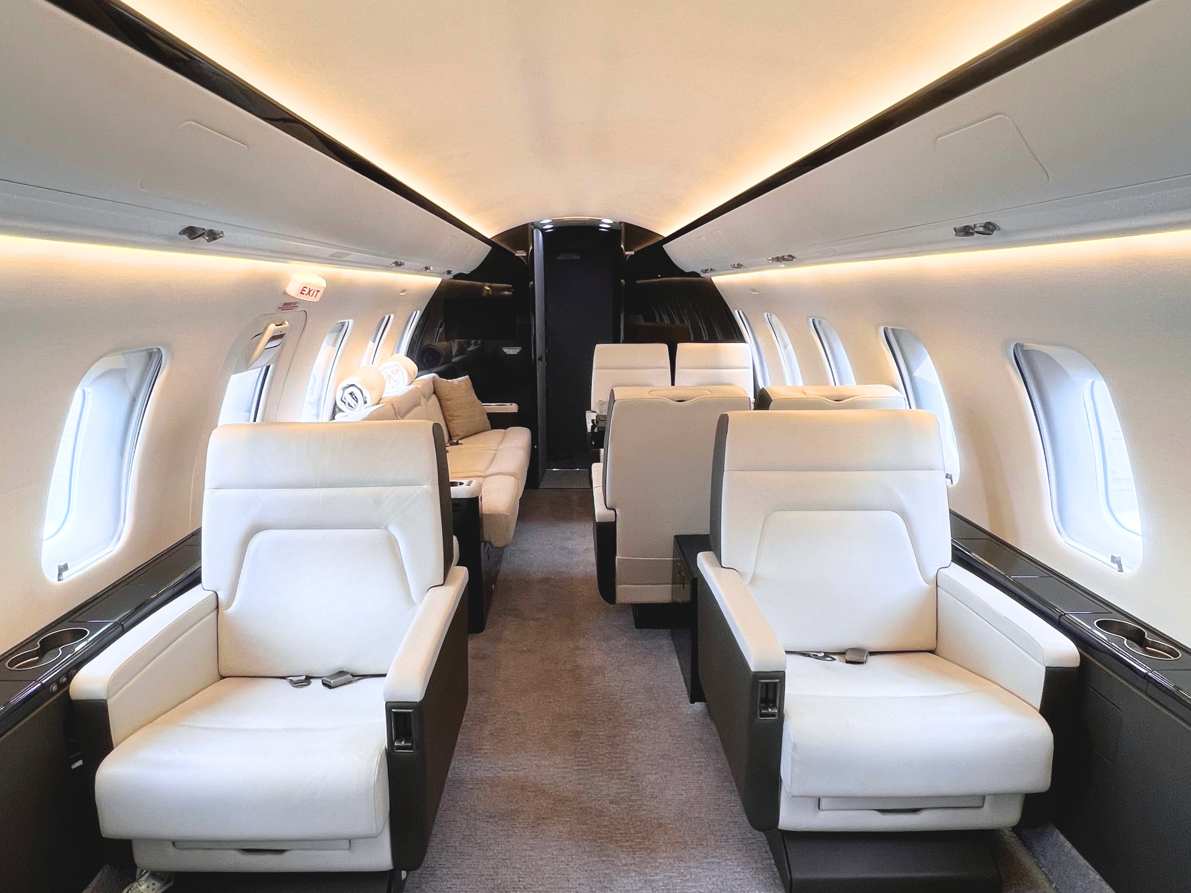 Challenger 605 Interior