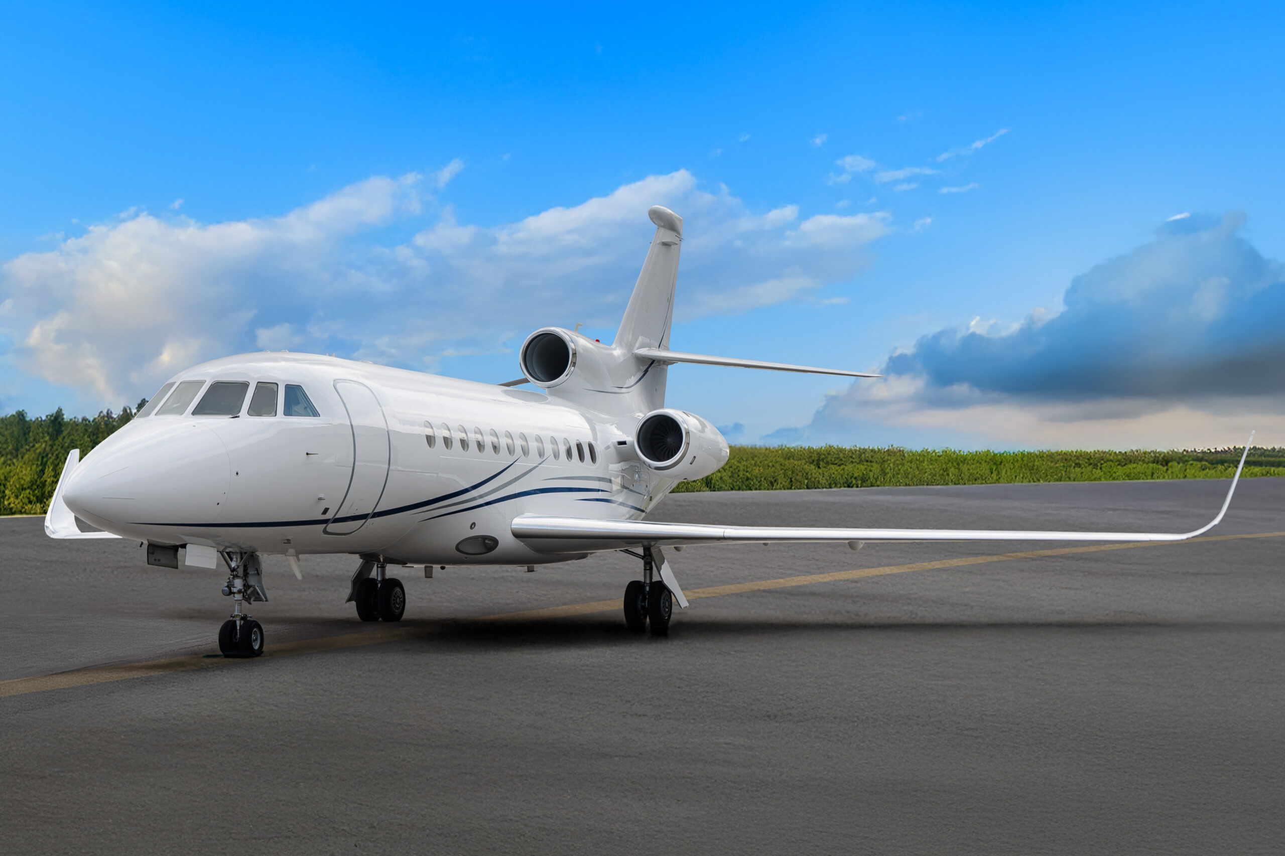 Falcon 900LX Exterior