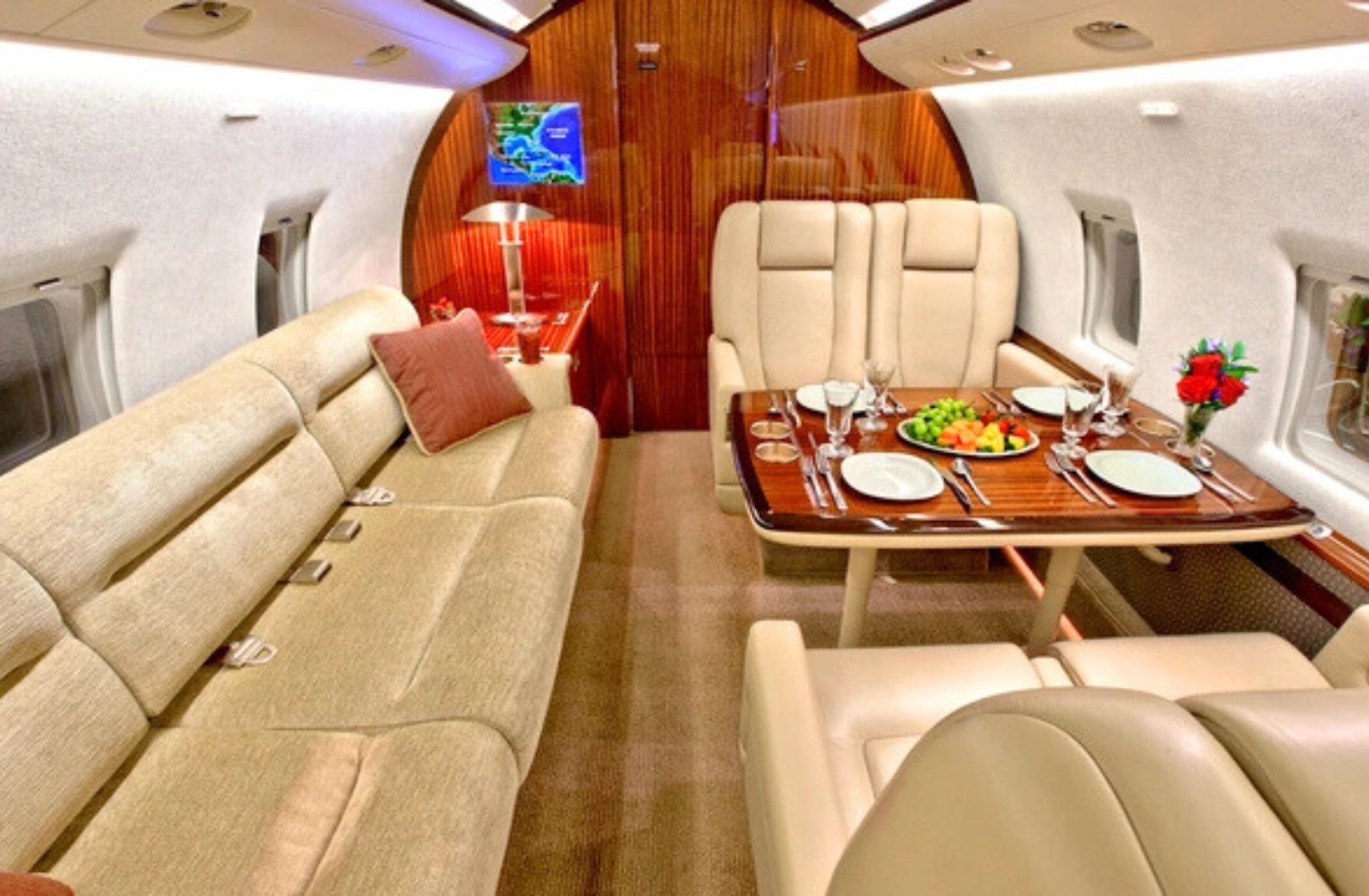 Challenger 604 Charter Interior 2
