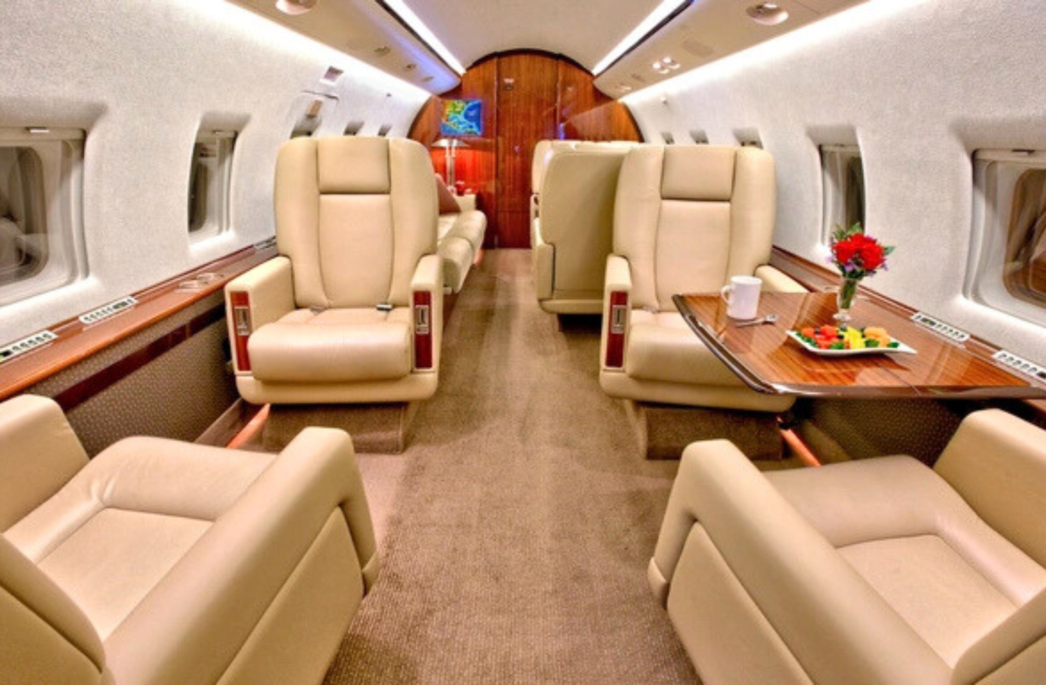 Challenger 604 Charter Interior